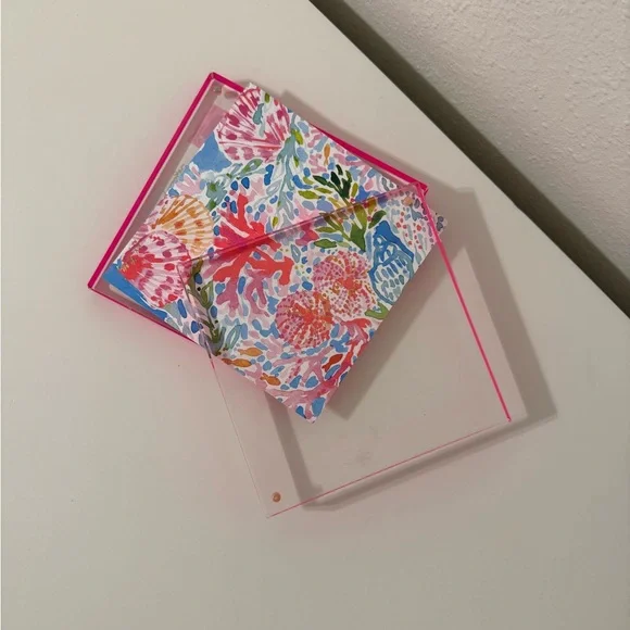 Lilly Pulitzer Magnetic Picture Frame - Picture 2 of 4
